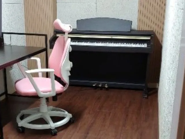 MUSIC STUDIO 피아노 연습실