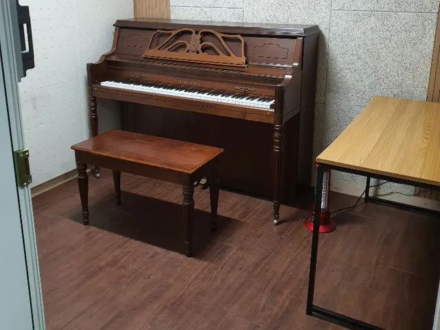 MUSIC STUDIO 피아노 연습실